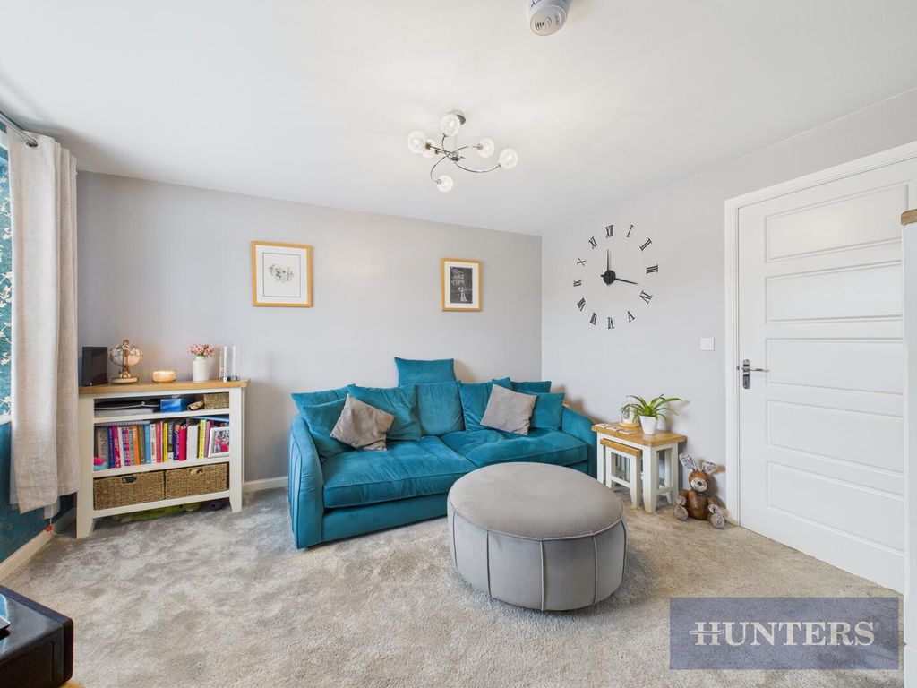 Property photo 3 of 20 Living Room