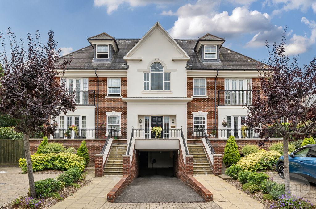 Property photo 1 of 10 0d333Cf0-4cd9-440...