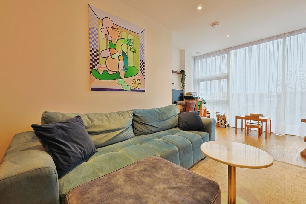 Property photo 3 of 20 Pbox-Img.Jpg