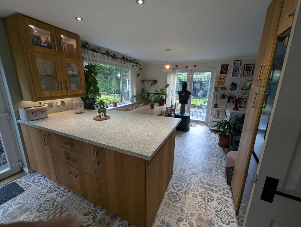 Property photo 3 of 20 Kitchen