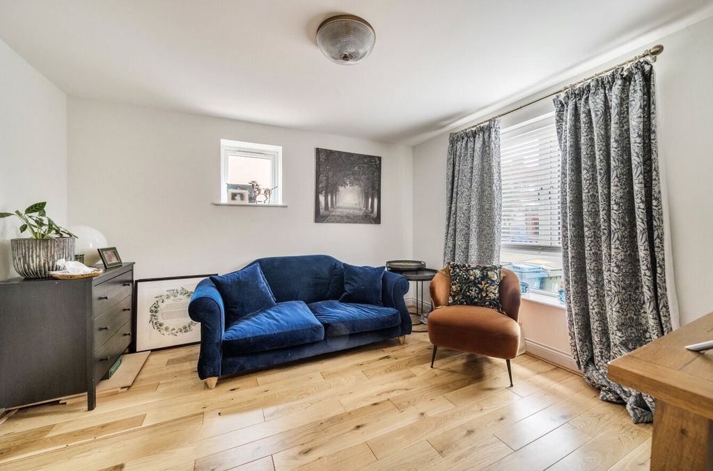 Property photo 3 of 20 Picture No. 14