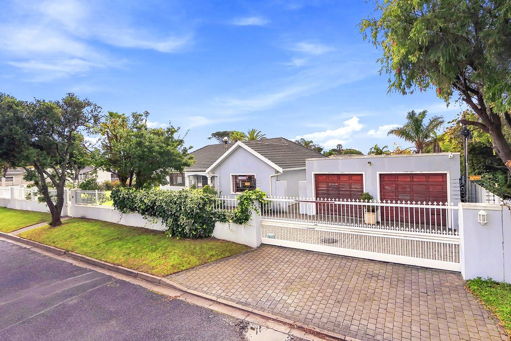 Property photo 1 of 40