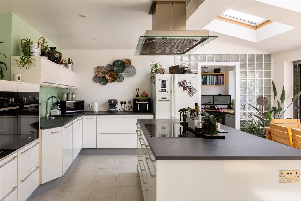 Additional image 7 of 5 bed detached house for saleBeckworth Close, Lindfield RH16