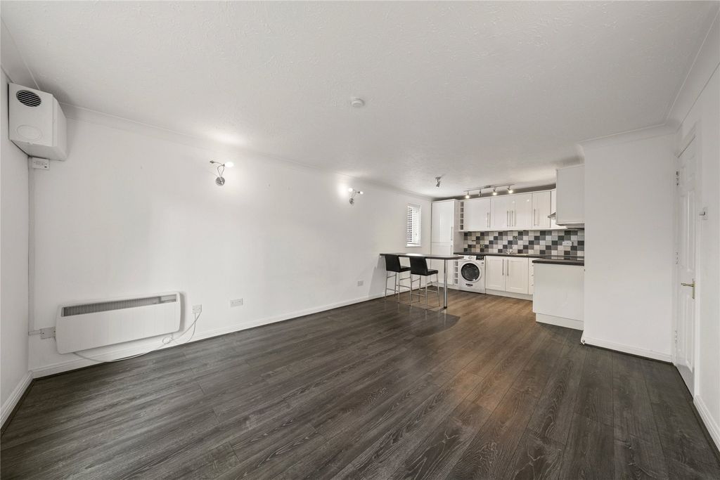 Property photo 3 of 13 3