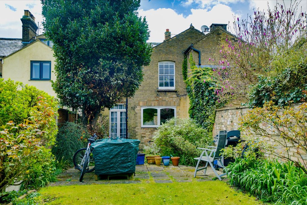 Property photo 2 of 22