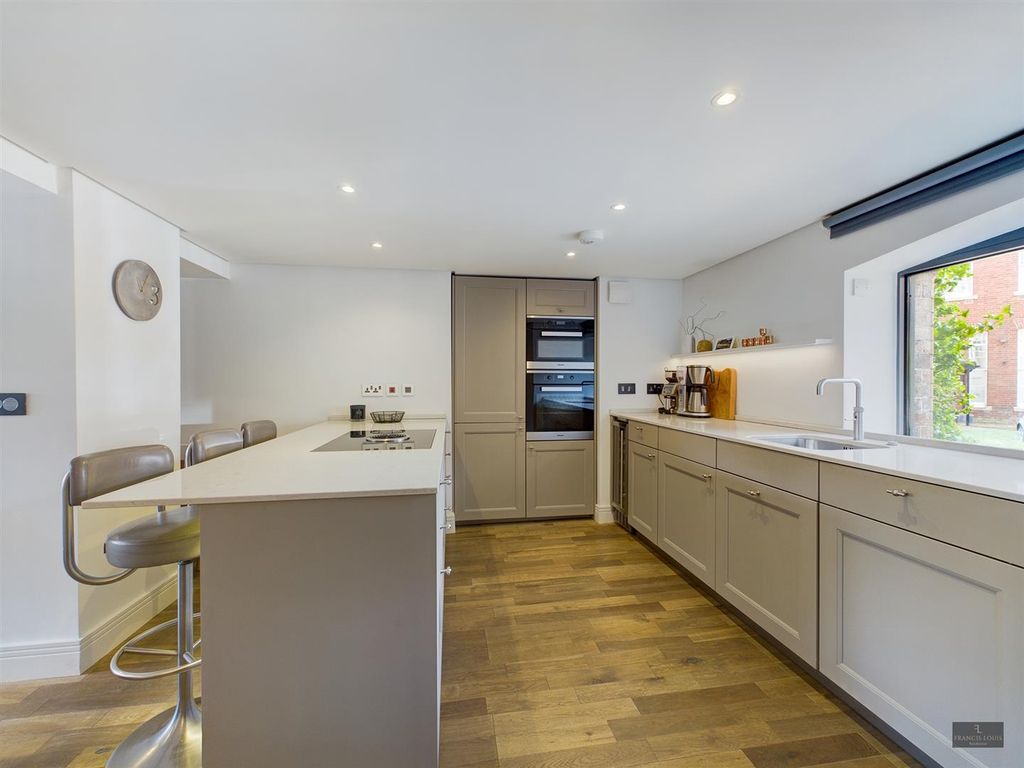 Additional image 8 of 2 bed flat for saleSouthernhay East, Exeter EX1