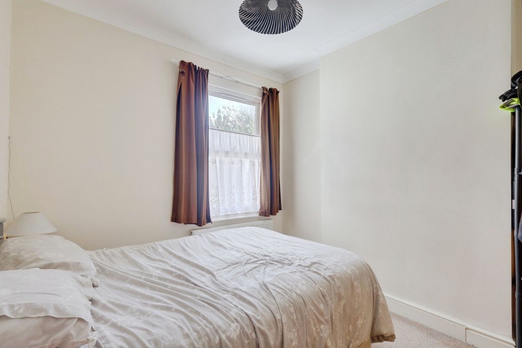 Property photo 3 of 6