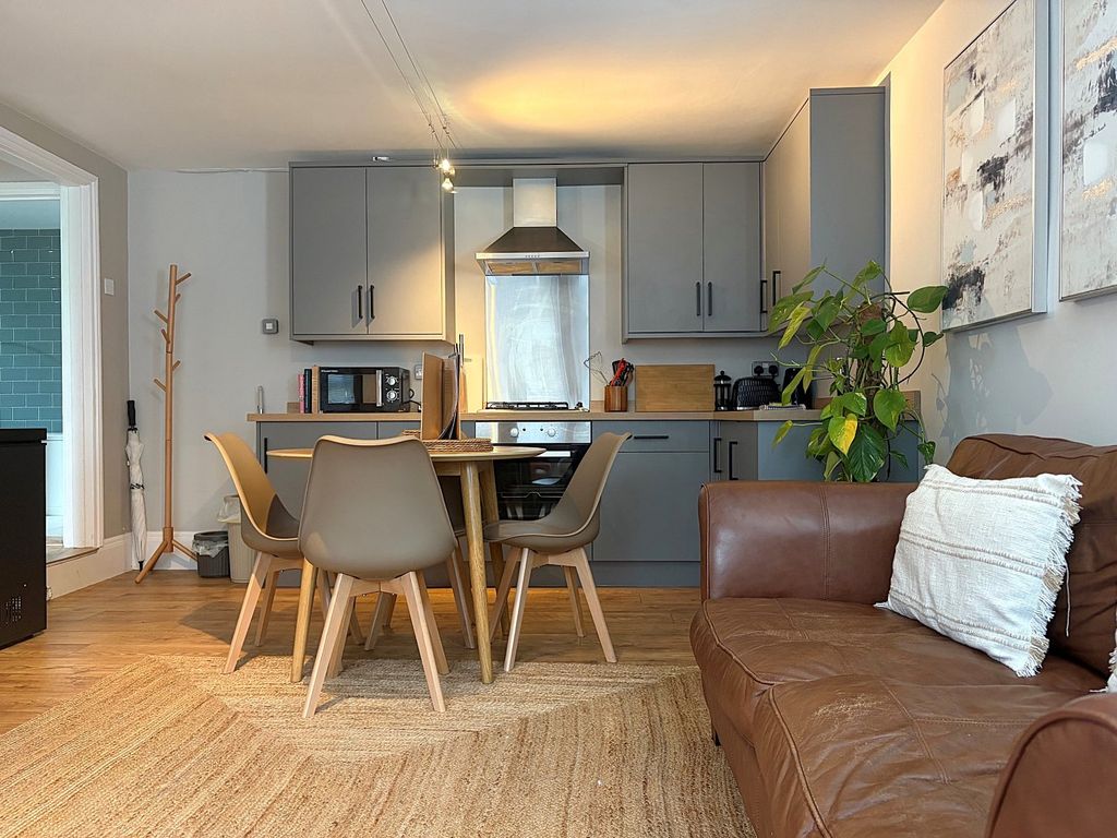Property photo 2 of 11 Picture No. 02