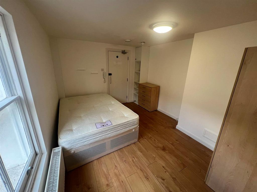 Property photo 3 of 9 3A.Jpg