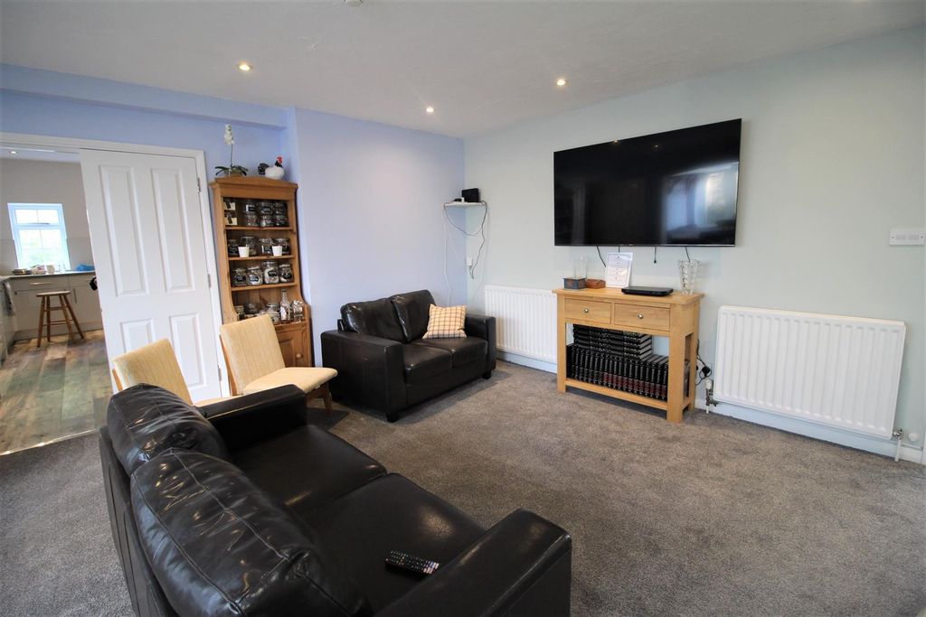 Property photo 3 of 8 3.Jpg