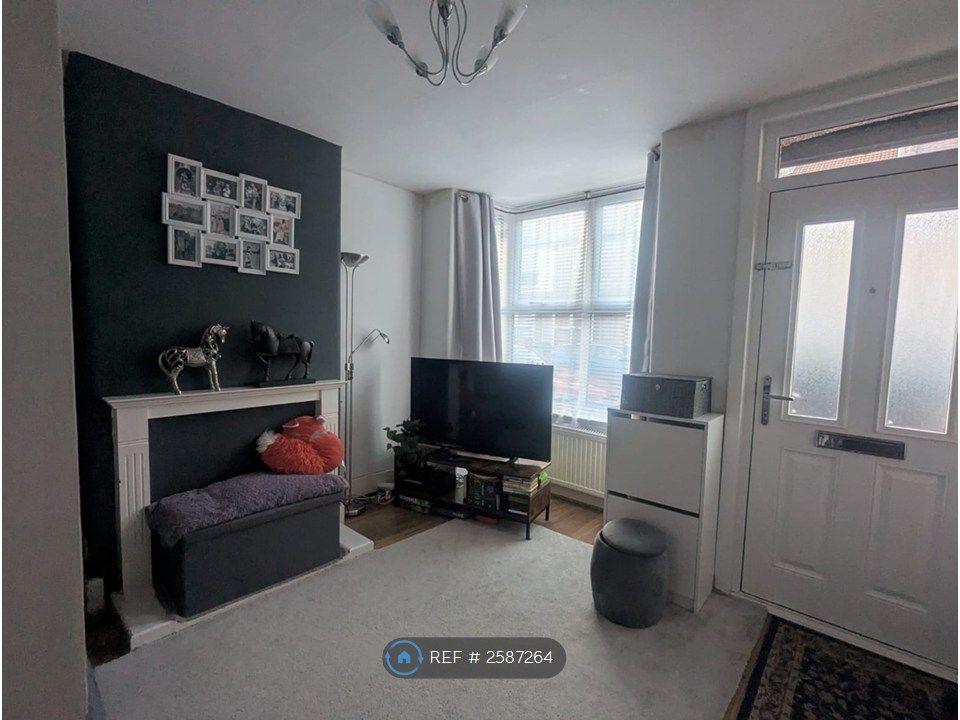 Property photo 2 of 17 Living Room