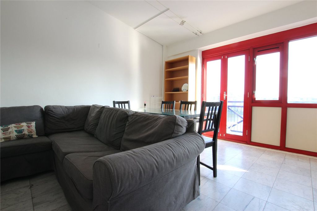 Property photo 3 of 7 Picture No. 06