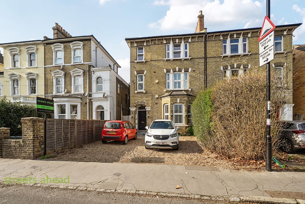 Property photo 1 of 20 cc41B295-0c28-45d...