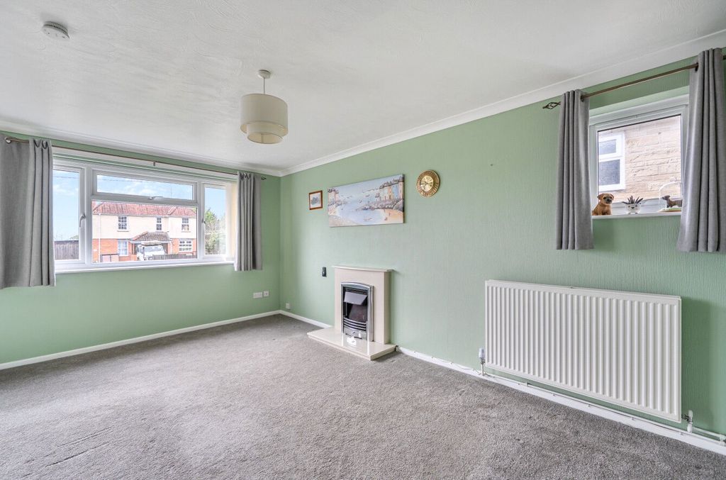 Property photo 2 of 15 Sitting/Dining Room