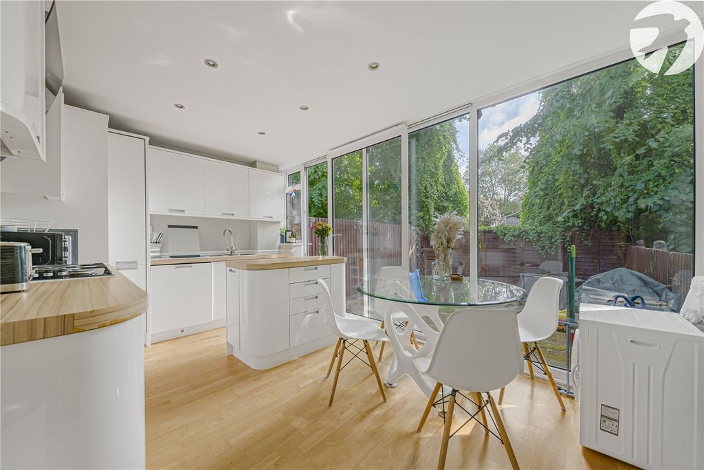 Property photo 3 of 21 Kitchen Diner
