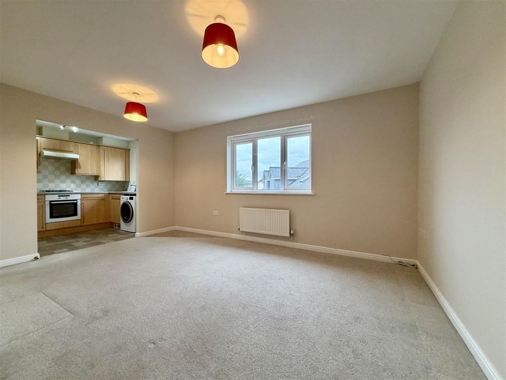 Property photo 2 of 6