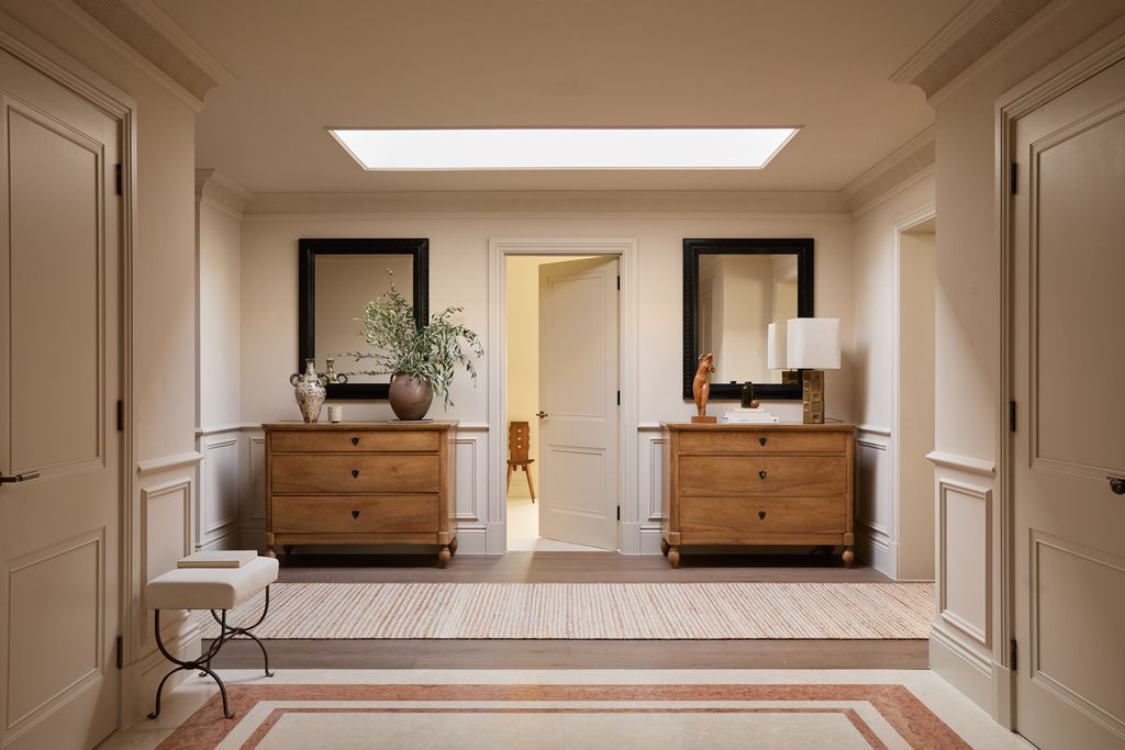 Property photo 2 of 14 Entrance Hall