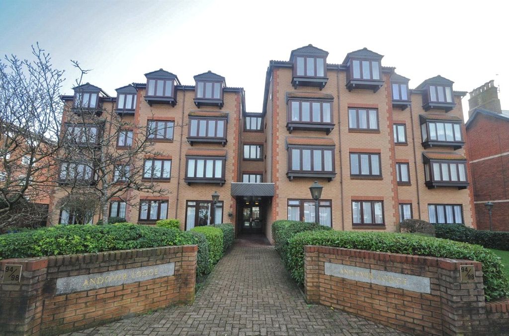 Property photo 1 of 14 Andover Lodge