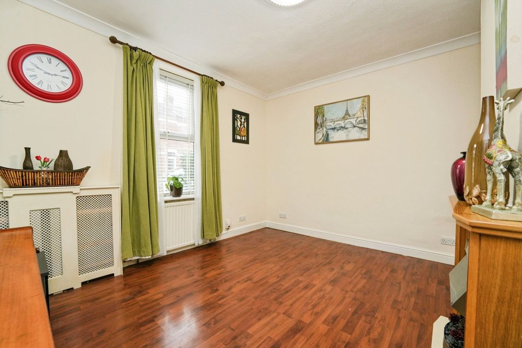 Property photo 3 of 14 Photo