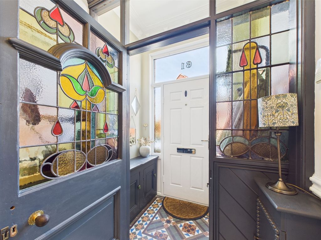 Property photo 2 of 30