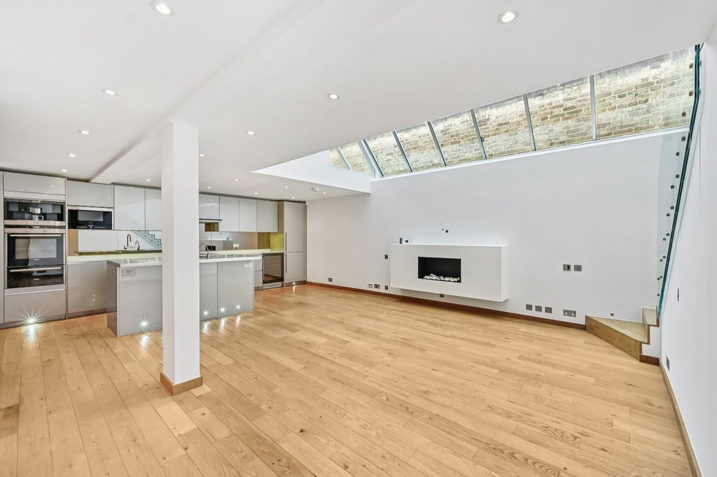 Property photo 2 of 14 Picture No. 04