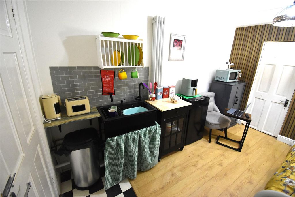 Property photo 3 of 7 3.Jpg