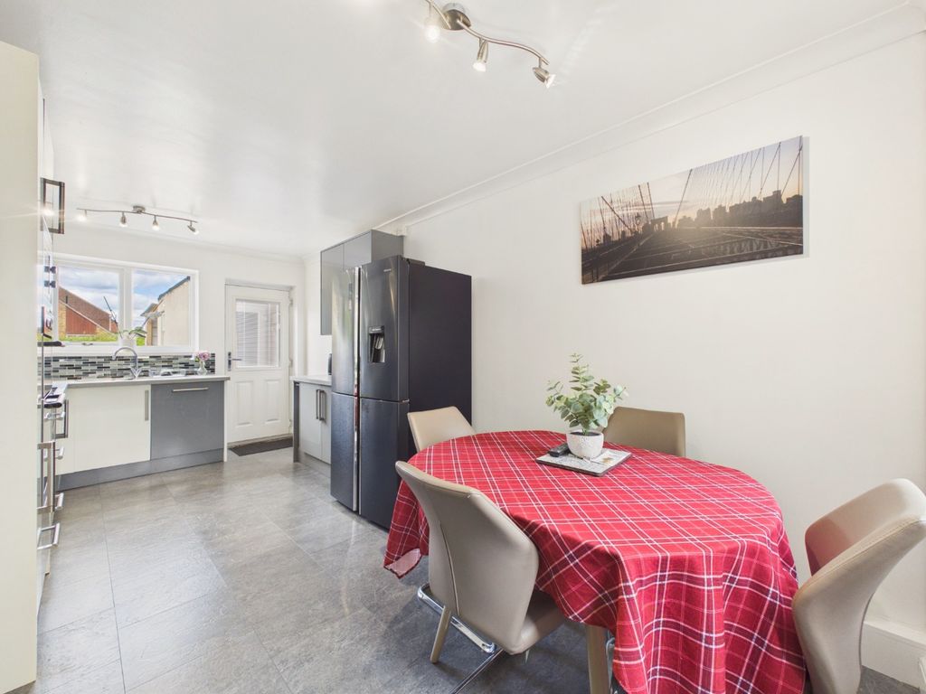 Property photo 3 of 13 4887707