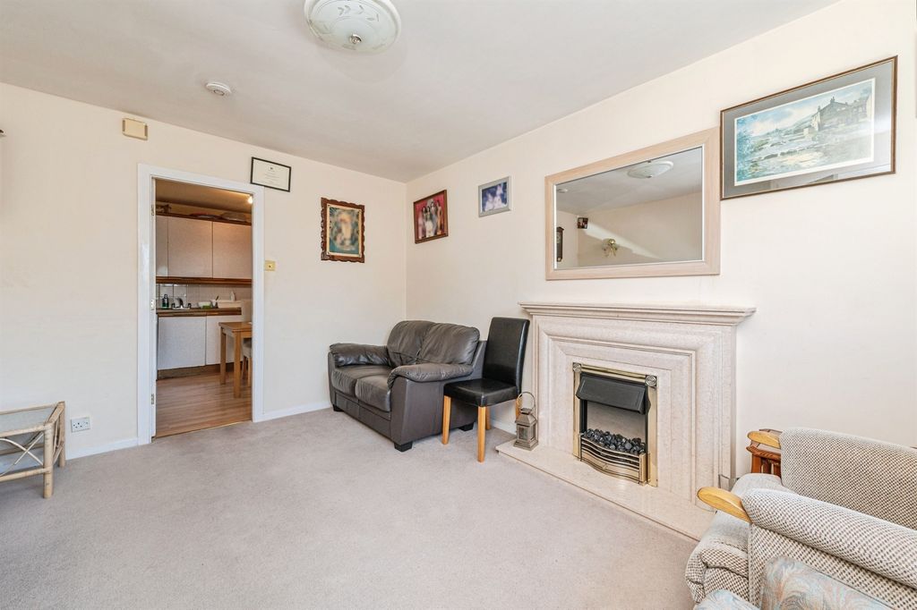 Property photo 3 of 18