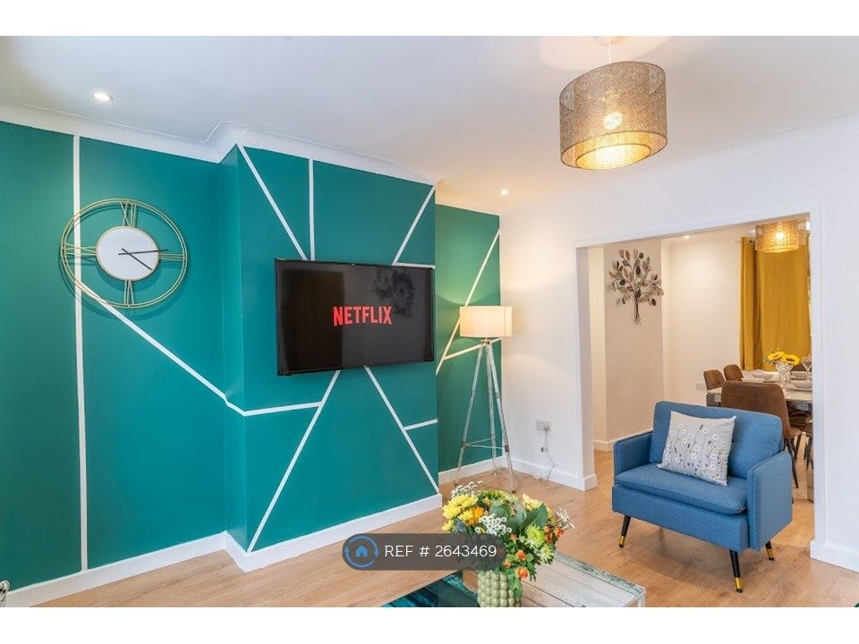 Property photo 2 of 11