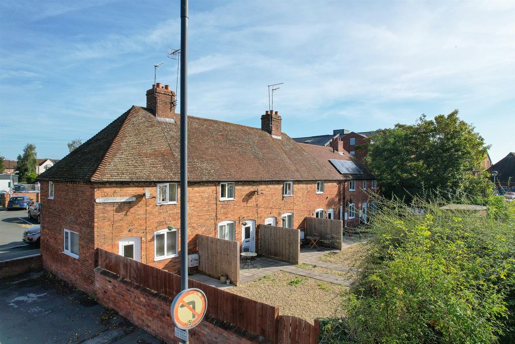 Property photo 1 of 39