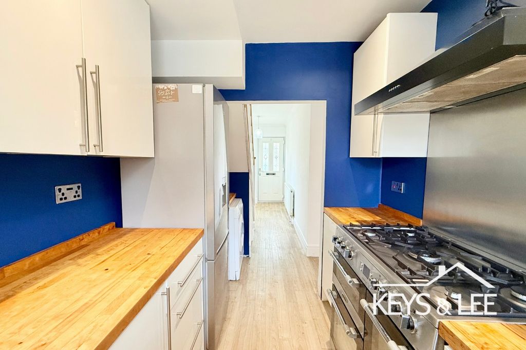 Property photo 3 of 14 4637373