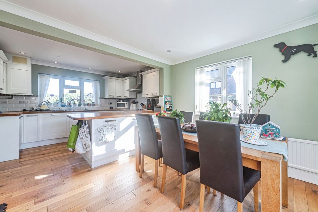 Property photo 3 of 17 Photo