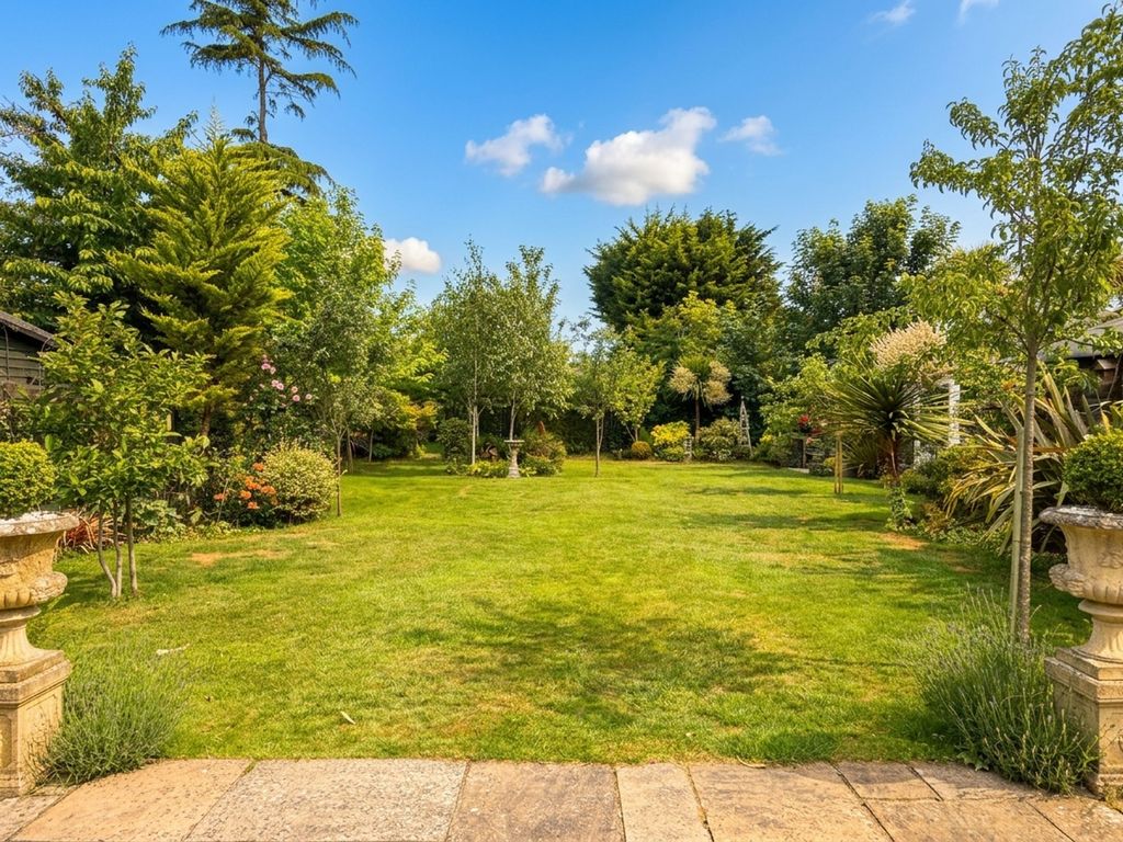 Property photo 3 of 27