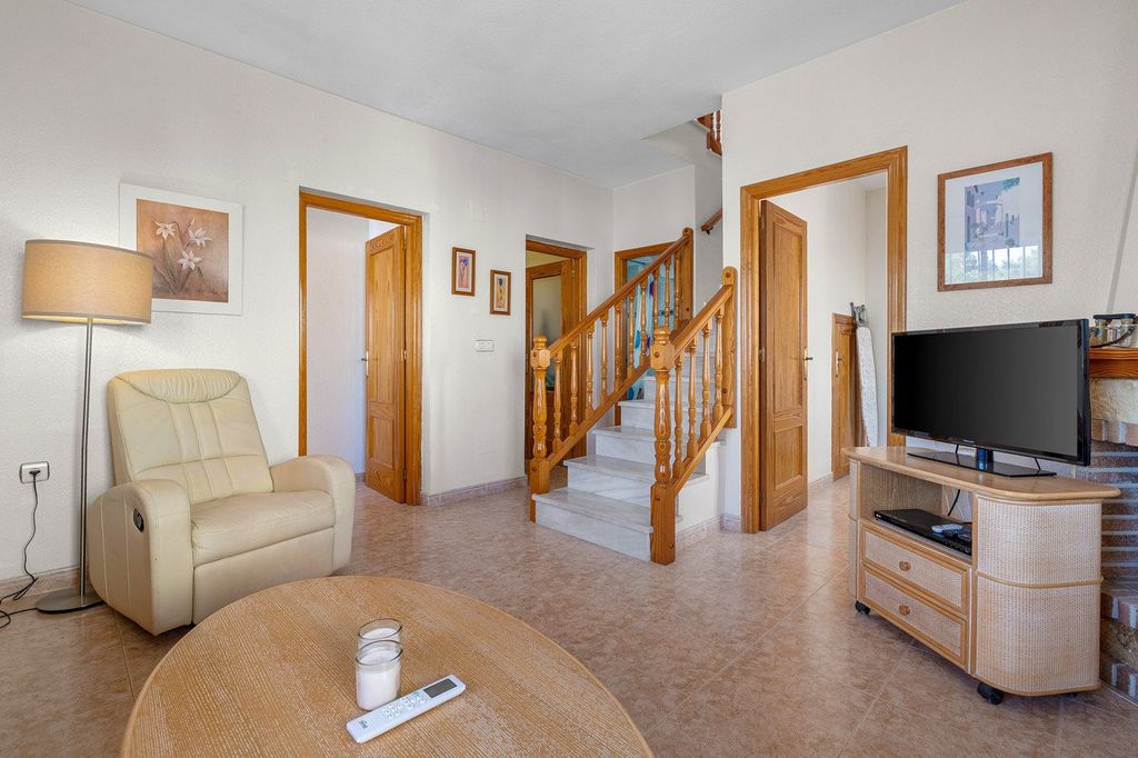 Property photo 1 of 39