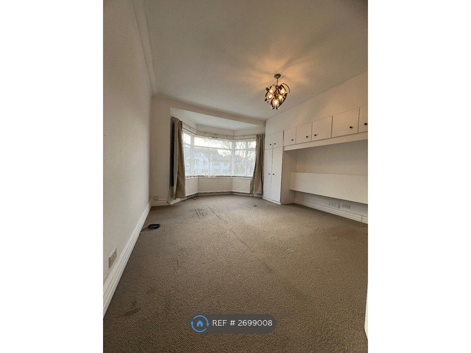 Property photo 2 of 10 Bedroom 1