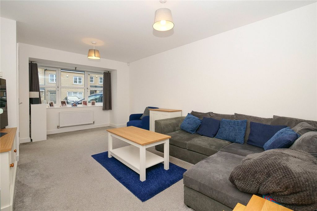 Property photo 3 of 21 Picture No. 01