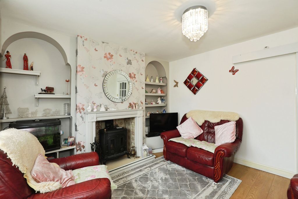 Property photo 2 of 15