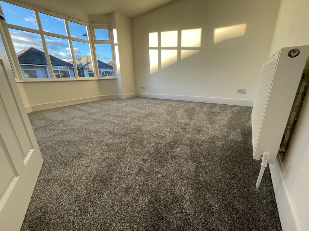 Property photo 2 of 20 Bedroom