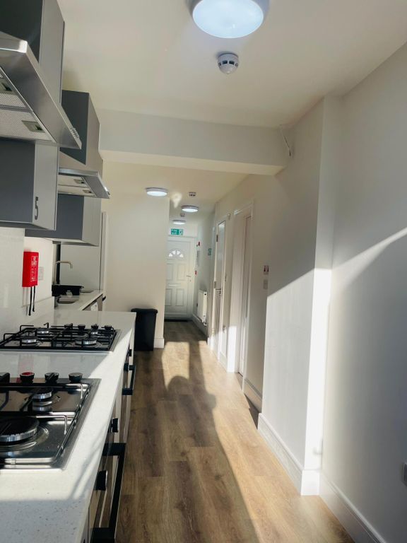 Property photo 1 of 9 Kitchen