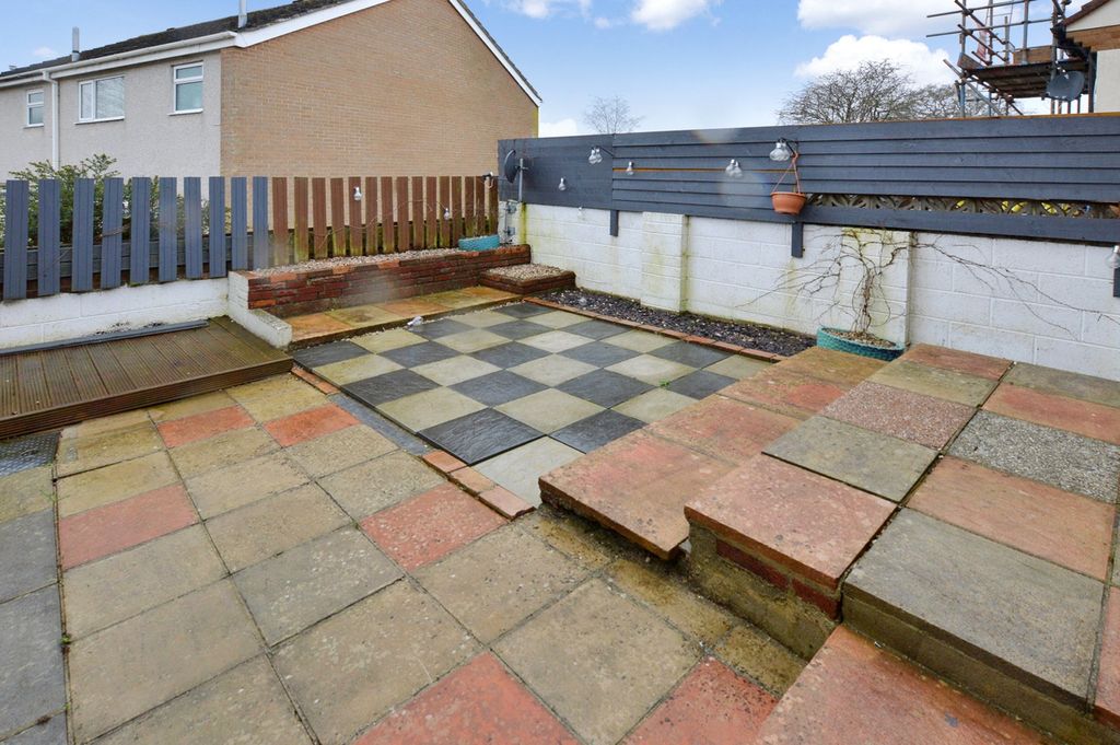 Property photo 2 of 7 Garden