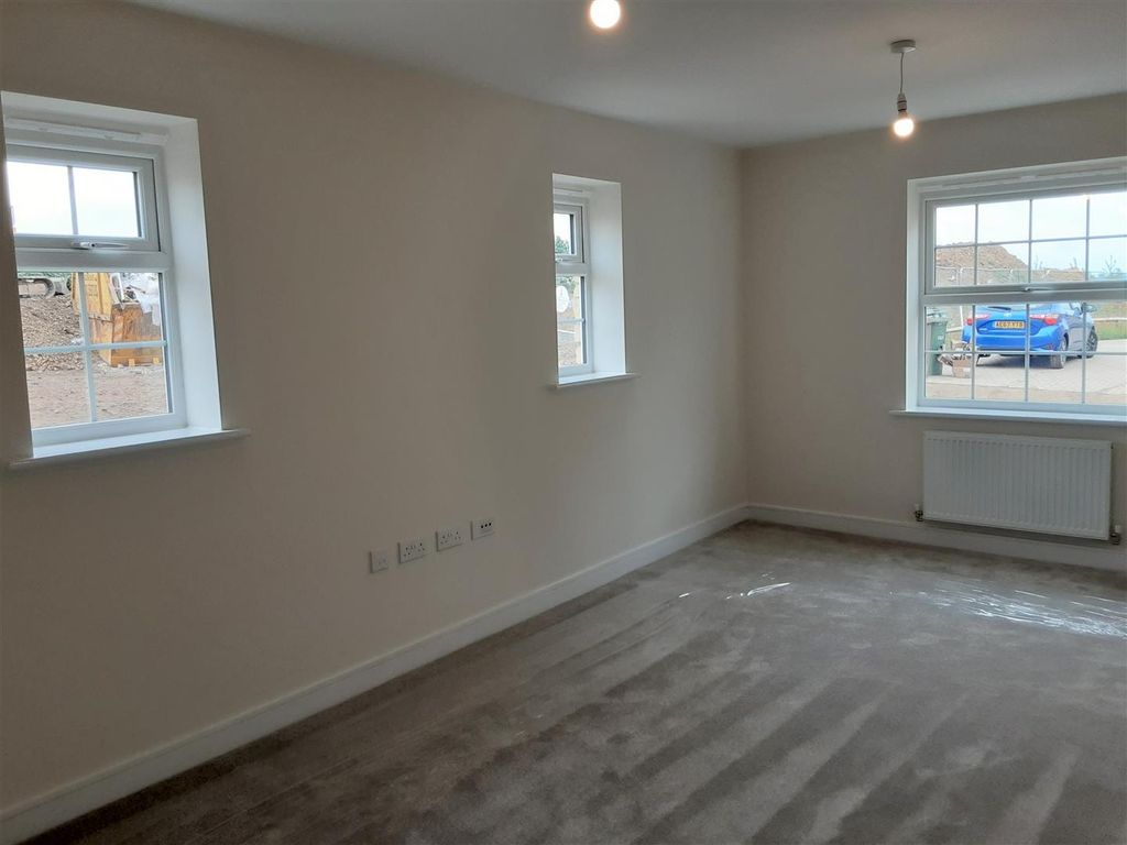 Property photo 3 of 9 Sitting Room.Jpg