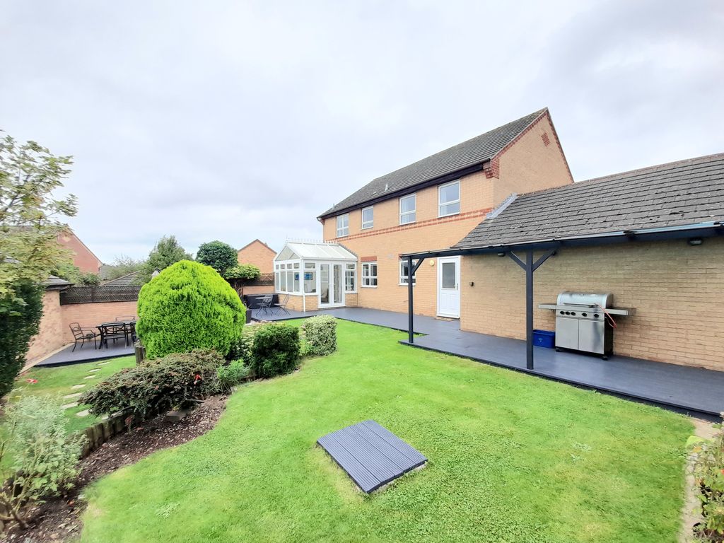 Property photo 2 of 21 Rear Garden