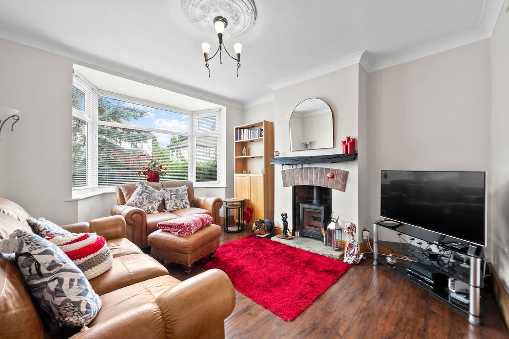 Property photo 2 of 33