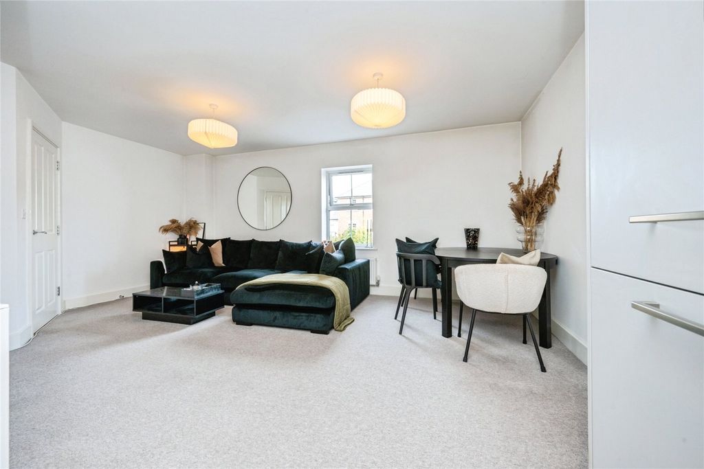 Property photo 3 of 14 Picture No. 11