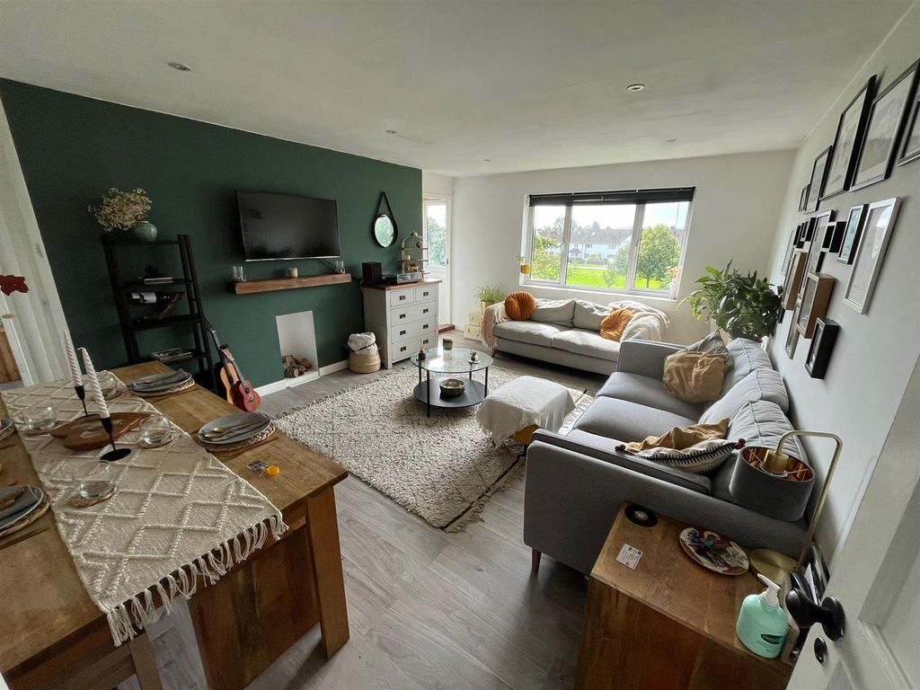 Property photo 2 of 16 267F245E-54Fa-4459-Be3F-F8F15Db5853B.Jpeg