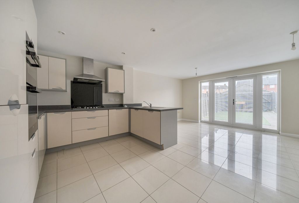 Property photo 2 of 16 1372032-14-6914Ad...