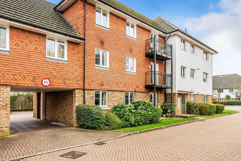 Property photo 1 of 16 18