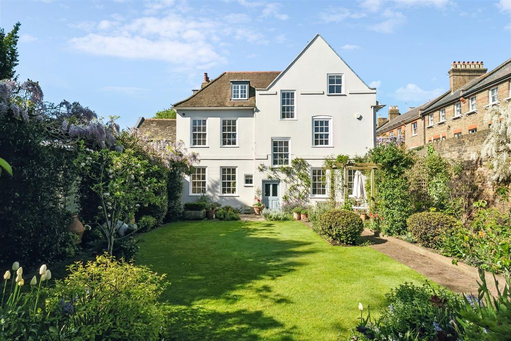 Additional image 4 of 7 bed detached house for saleUpper Butts TW8