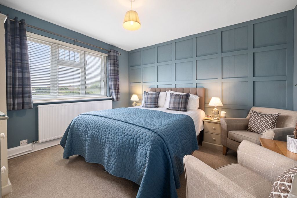 Property photo 3 of 64