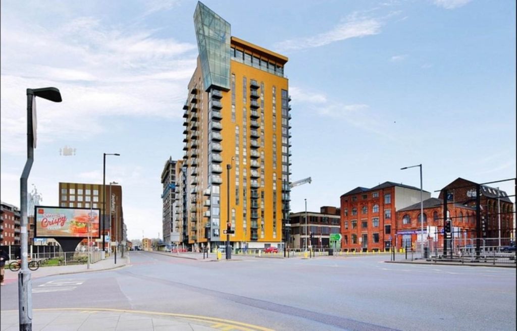 Property photo 1 of 12